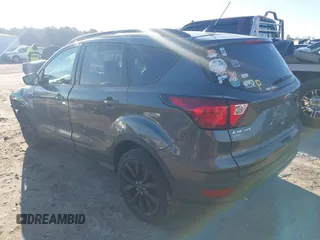 2019 Ford Escape SE z VIN 1FMCU0GD4KUA91551, wystawiony jako IAAI lot #41590151 z przebiegiem Nie podano mil oraz . Historia ofert i sprzedaży dostępna na DreamBid. Obrazek 3.