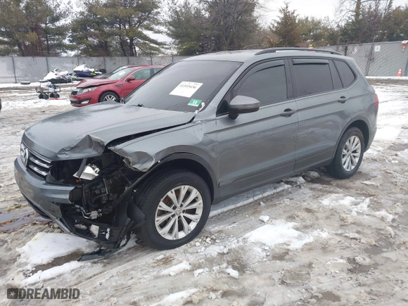 2018 Volkswagen Tiguan S with VIN 3VV0B7AX1JM143571, listed as a IAAI auction lot 41555436 with 72,545 mi miles. Bid and sale history available at carsss.com. Image 17.
