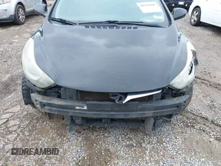 2016 Hyundai Elantra SE z VIN 5NPDH4AE6GH712831, wystawiony jako IAAI lot #40330106 z przebiegiem 186 539 mil mil oraz . Historia ofert i sprzedaży dostępna na DreamBid. Obrazek 6.