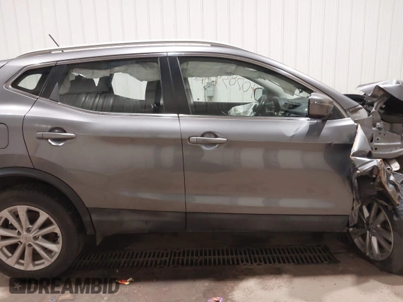 2017 Nissan Rogue Sport SL with VIN JN1BJ1CR9HW103497, listed as a IAAI auction lot 40783924 with 93,217 mi miles. Bid and sale history available at carsss.com. Image 14.