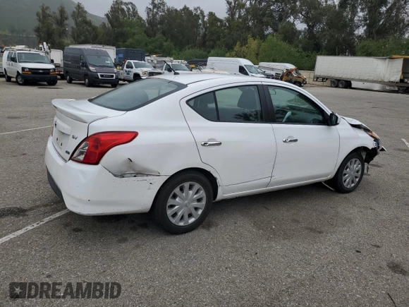 2015 Nissan Versa SV z VIN 3N1CN7AP0FL834609, wystawiony jako Copart lot #55359315 z przebiegiem 112 408 mil mil oraz Szkoda całkowita • Salvage title. Historia ofert i sprzedaży dostępna na DreamBid. Obrazek 3.