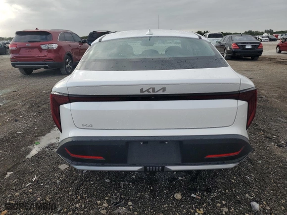 2025 Kia K4 LXS with VIN 3KPFT4DE9SE020756, listed as a Copart auction lot 84928144 with 1,532 mi miles and Clean Title. Bid and sale history available at carsss.com. Image 6.