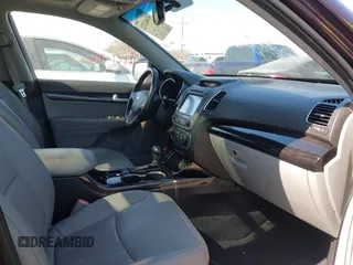 2015 Kia Sorento SX Limited with VIN 5XYKW4A76FG589701, listed as a IAAI auction lot 41661272 with 91,633 mi miles. Bid and sale history available at carsss.com. Image 5.