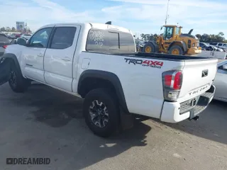 2022 Toyota Tacoma 4WD SR with VIN 3TMCZ5ANXNM528031, listed as a IAAI auction lot 41425832 with 39,760 mi miles. Bid and sale history available at carsss.com. Image 3.