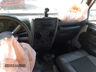 2009 Jeep Wrangler X с VIN 1J4FA24169L730300, выставлен на аукционе IAAI как лот 41920072 с пробегом 112 224 миль миль и . История ставок и продаж доступна на DreamBid. Изображение 5.