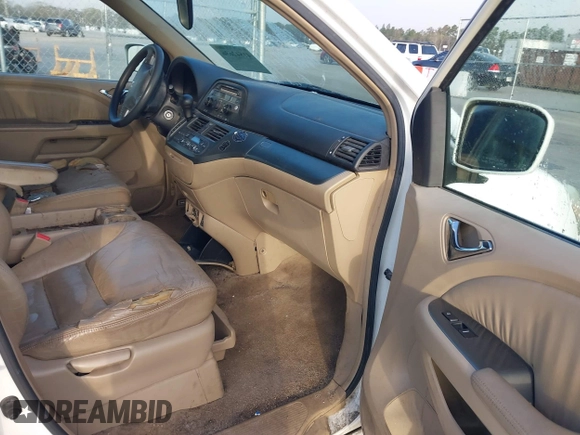 2005 Honda Odyssey EX-L with VIN 5FNRL38625B412583, listed as a IAAI auction lot 41842636 with 376,600 mi miles. Bid and sale history available at carsss.com. Image 5.