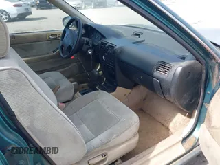 1992 Honda Accord LX with VIN 1HGCB9856NA017075, listed as a IAAI auction lot 41530791 with 205,952 mi miles. Bid and sale history available at carsss.com. Image 5.