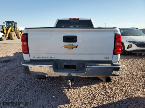 2018 Chevrolet Silverado 3500HD LTZ with VIN 1GC4K0CY6JF194092, listed as a Copart auction lot 70460254 with 152,235 mi miles and Salvage Title. Bid and sale history available at carsss.com. Image 6.