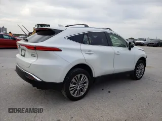 2022 Toyota Venza LE with VIN JTEAAAAH2NJ100285, listed as a Copart auction lot 49737363 with 10,139 mi miles. Bid and sale history available at carsss.com. Image 3.
