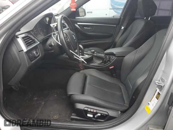 2018 BMW 3 Series 330i with VIN WBA8B9G50JNU98561, listed as a Copart auction lot 61293325 with 106,656 mi miles and Clean title. Bid and sale history available at DreamBid. Image 7.