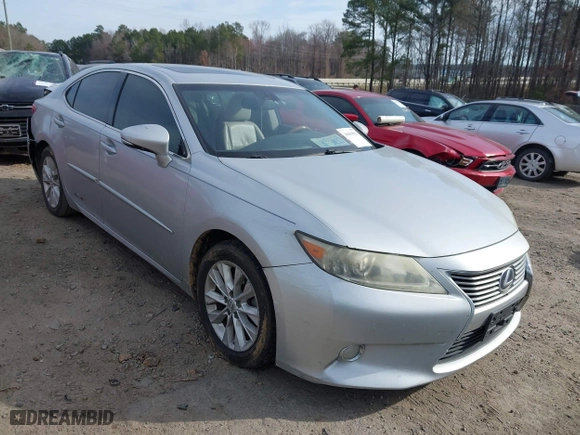 2013 Lexus ES 300h Hybrid with VIN JTHBW1GG5D2033634, listed as a IAAI auction lot 41694013 with 294,744 mi miles. Bid and sale history available at carsss.com. Image 1.