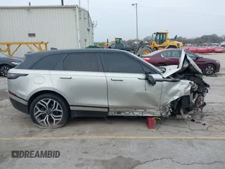 2019 Land Rover Range Rover Velar R-Dynamic SE with VIN SALYL2EV7KA795130, listed as a IAAI auction lot 40948729 with 66,353 mi miles and . Bid and sale history available at DreamBid. Image 13.