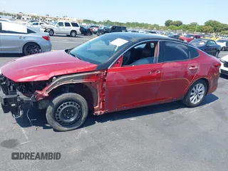 2018 Kia Optima S z VIN 5XXGT4L33JG235933, wystawiony jako IAAI lot #42260202 z przebiegiem 126 833 mil mil oraz . Historia ofert i sprzedaży dostępna na DreamBid. Obrazek 19.