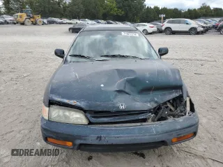 1995 Honda Accord EX with VIN 1HGCE1898SA012385, listed as a Copart auction lot 71621214 with 220,046 mi miles and Salvage Title. Bid and sale history available at carsss.com. Image 5.