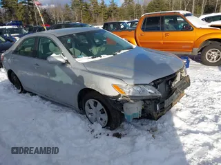 2007 Toyota Camry CE z VIN 4T1BE46K97U048329, wystawiony jako IAAI lot #41548552 z przebiegiem 126 825 mil mil oraz . Historia ofert i sprzedaży dostępna na DreamBid. Obrazek 1.