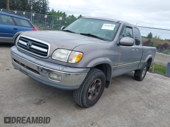 2000 Toyota Tundra Limited with VIN 5TBBT481XYS068716, listed as a IAAI auction lot 42105380 with 281,055 mi miles. Bid and sale history available at carsss.com. Image 2.