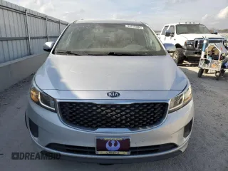 2016 Kia Sedona LX with VIN KNDMB5C16G6136637, listed as a Copart auction lot 84616904 with 154,621 mi miles and Clean Title. Bid and sale history available at carsss.com. Image 5.