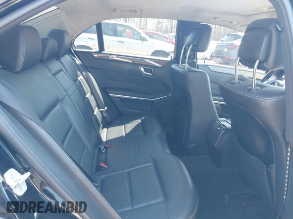 2014 Mercedes-Benz E 350 Sport z VIN WDDHF5KB0EA894960, wystawiony jako IAAI lot #41962833 z przebiegiem 157 672 mil mil oraz . Historia ofert i sprzedaży dostępna na DreamBid. Obrazek 8.