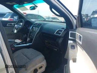 2015 Ford Explorer XLT with VIN 1FM5K7D81FGA27678, listed as a IAAI auction lot 41856729 with 170,635 mi miles and . Bid and sale history available at carsss.com. Image 5.