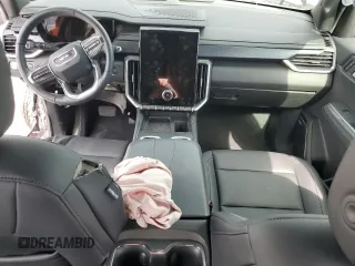 2024 GMC Acadia AWD Elevation z VIN 1GKENNKS9RJ167455, wystawiony jako Copart lot #87422314 z przebiegiem 14 412 mil mil oraz Nie do naprawy • Non repairable. Historia ofert i sprzedaży dostępna na DreamBid. Obrazek 8.