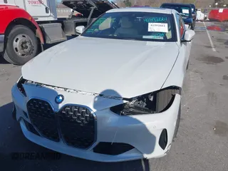 2024 BMW 4 Series 430i z VIN WBA53AP04RCN45331, wystawiony jako IAAI lot #41592661 z przebiegiem 10 078 mil mil oraz . Historia ofert i sprzedaży dostępna na DreamBid. Obrazek 6.