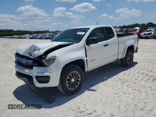 2019 Chevrolet Colorado 2WD Work Truck z VIN 1GCHSBEA4K1105163, wystawiony jako Copart lot #56891155 z przebiegiem 63 690 mil mil oraz Szkoda całkowita • Salvage title. Historia ofert i sprzedaży dostępna na DreamBid. Obrazek 1.