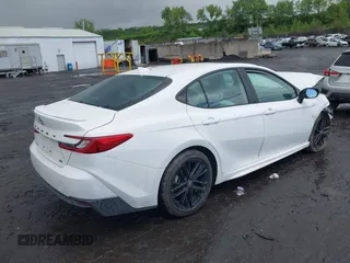2025 Toyota Camry LE z VIN 4T1DAACK3SU065224, wystawiony jako IAAI lot #42341546 z przebiegiem 3 186 mil mil oraz . Historia ofert i sprzedaży dostępna na DreamBid. Obrazek 4.