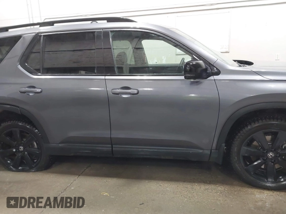 2025 Honda Pilot Black Edition with VIN 5FNYG1H91SB034976, listed as a IAAI auction lot 41677687 with 5,659 mi miles. Bid and sale history available at carsss.com. Image 13.