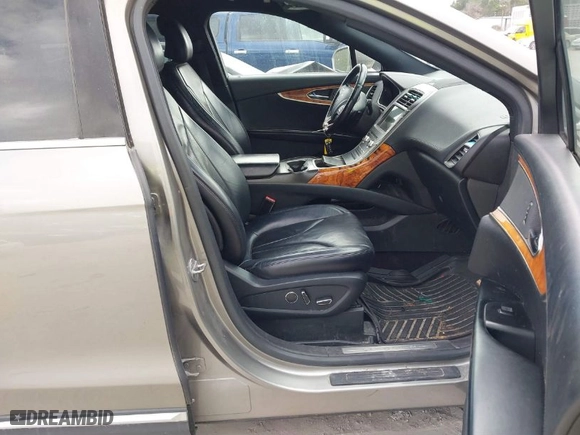 2016 Lincoln MKX Reserve with VIN 2LMTJ6LR8GBL66529, listed as a IAAI auction lot 41710074 with 143,029 mi miles. Bid and sale history available at carsss.com. Image 5.