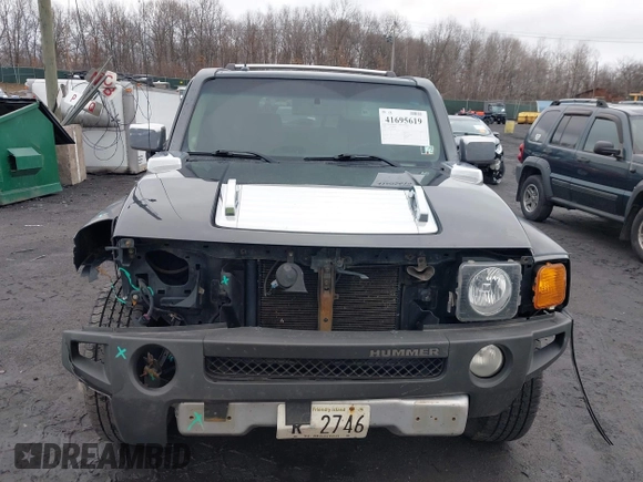 2008 Hummer H3 SUV Alpha with VIN 5GTEN63L388197946, listed as a IAAI auction lot 41695619 with 198,631 mi miles. Bid and sale history available at carsss.com. Image 12.