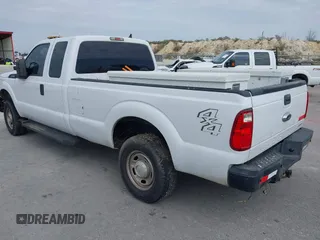 2014 Ford F-250 XL z VIN 1FT7X2B66EEB68940, wystawiony jako IAAI lot #41540708 z przebiegiem 145 114 mil mil oraz . Historia ofert i sprzedaży dostępna na DreamBid. Obrazek 3.