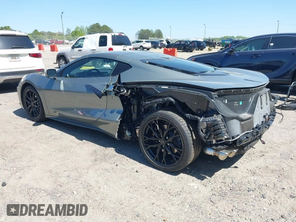 2024 Chevrolet Corvette 2LT z VIN 1G1YB2D43R5105307, wystawiony jako IAAI lot #42060470 z przebiegiem 9 400 mil mil oraz . Historia ofert i sprzedaży dostępna na DreamBid. Obrazek 3.