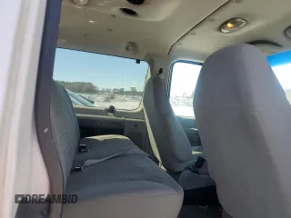 2003 Ford Econoline Passenger XL с VIN 1FBSS31L13HB49492, выставлен на аукционе Copart как лот 49438185 с пробегом 186 651 миль миль и Списание • Salvage title. История ставок и продаж доступна на DreamBid. Изображение 11.