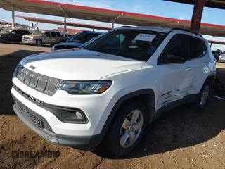 2022 Jeep Compass Latitude with VIN 3C4NJCBB6NT220062, listed as a IAAI auction lot 41857391 with 55,369 mi miles and . Bid and sale history available at DreamBid. Image 6.