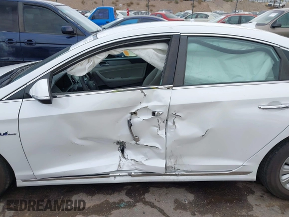 2016 Hyundai Sonata SE with VIN KMHE24L15GA037265, listed as a IAAI auction lot 40752675 with Not Provided miles and . Bid and sale history available at DreamBid. Image 6.