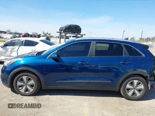 2019 Kia Niro LX with VIN KNDCB3LC3K5322605, listed as a IAAI auction lot 41765323 with 145,559 mi miles. Bid and sale history available at carsss.com. Image 15.