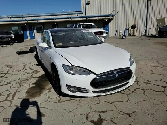 2013 Tesla Model S Performance with VIN 5YJSA1DP1DFP21082, listed as a Copart auction lot 46040205 with 141685 miles and Salvage Title. Bid and sale history available at carsss.com. Image 14.