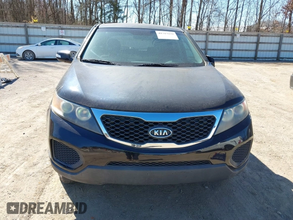 2011 Kia Sorento LX with VIN 5XYKT3A17BG012880, listed as a IAAI auction lot 41717232 with 196,571 mi miles. Bid and sale history available at carsss.com. Image 6.