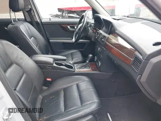 2010 Mercedes-Benz GLK GLK 350 with VIN WDCGG8HB1AF486972, listed as a IAAI auction lot 42109132 with 177,747 mi miles. Bid and sale history available at carsss.com. Image 5.