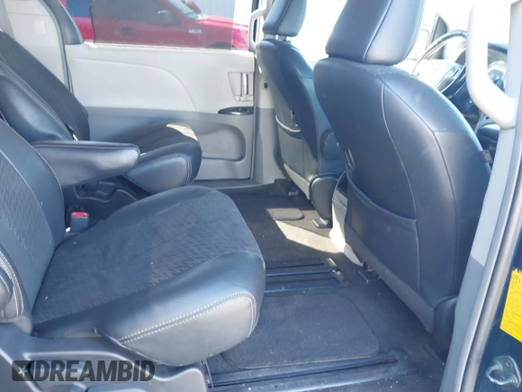 2011 Toyota Sienna SE with VIN 5TDXK3DC3BS115626, listed as a IAAI auction lot 41597769 with 252,135 mi miles. Bid and sale history available at carsss.com. Image 8.
