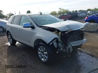 2007 Lincoln MKX z VIN 2LMDU68CX7BJ19111, wystawiony jako IAAI lot #42091027 z przebiegiem 148 237 mil mil oraz . Historia ofert i sprzedaży dostępna na DreamBid. Obrazek 1.