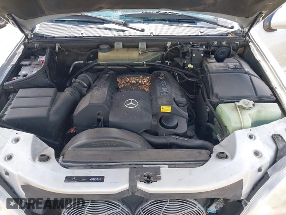 2004 Mercedes-Benz M 350 z VIN 4JGAB57E44A482464, wystawiony jako IAAI lot #42262000 z przebiegiem 97 626 mil mil oraz . Historia ofert i sprzedaży dostępna na DreamBid. Obrazek 10.