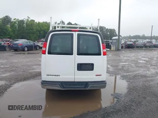 2017 GMC Savana Cargo z VIN 1GTW7AFF3H1903983, wystawiony jako IAAI lot #42369550 z przebiegiem 112 140 mil mil oraz . Historia ofert i sprzedaży dostępna na DreamBid. Obrazek 16.