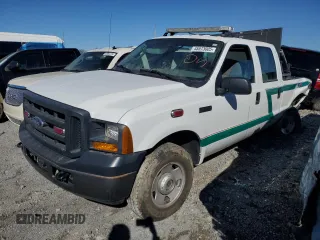 2006 Ford F-250 XL z VIN 1FTSW21536EB81894, wystawiony jako Copart lot #45573005 z przebiegiem 65 722 mil mil oraz Szkoda całkowita • Salvage title. Historia ofert i sprzedaży dostępna na DreamBid. Obrazek 1.