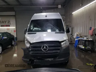 2024 Mercedes-Benz Sprinter with VIN W1Y4NBHY5RT167874, listed as a Copart auction lot 45601285 with 17,494 mi miles and Salvage Title. Bid and sale history available at DreamBid. Image 5.