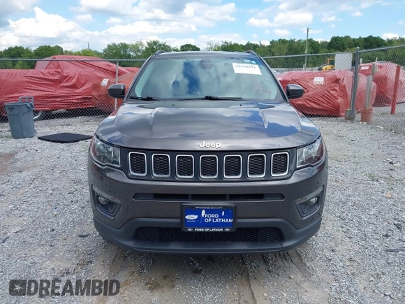 2020 Jeep Compass Latitude z VIN 3C4NJDBB9LT129693, wystawiony jako IAAI lot #42238631 z przebiegiem 36 742 mil mil oraz . Historia ofert i sprzedaży dostępna na DreamBid. Obrazek 13.