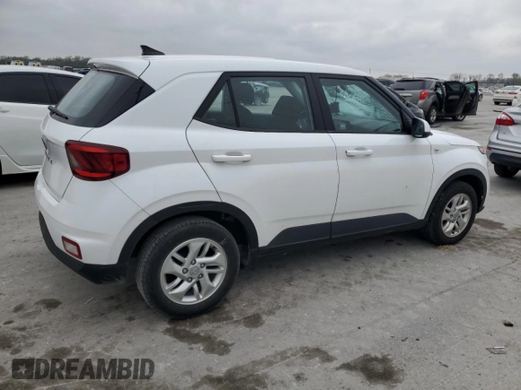 2021 Hyundai Venue SE with VIN KMHRB8A34MU067106, listed as a Copart auction lot 50982945 with 92,455 mi miles and Salvage Title. Bid and sale history available at DreamBid. Image 3.