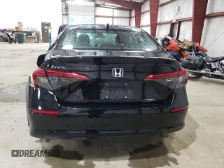 2024 Honda Civic EX z VIN 2HGFE1F7XRH303951, wystawiony jako Copart lot #58736045 z przebiegiem 5 871 mil mil oraz Szkoda całkowita • Salvage title. Historia ofert i sprzedaży dostępna na DreamBid. Obrazek 6.