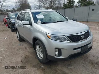 2014 Kia Sorento LX with VIN 5XYKTCA62EG522196, listed as a IAAI auction lot 42037774 with 1 mi miles. Bid and sale history available at carsss.com. Image 1.