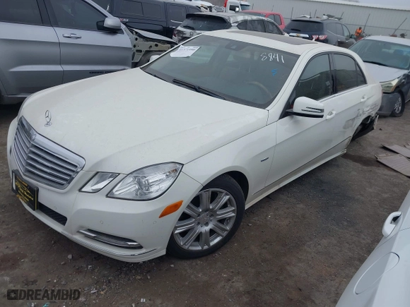2012 Mercedes-Benz E-Class E 350 Luxury with VIN WDDHF5KB0CA588841, listed as a IAAI auction lot 41371990 with 108,480 mi miles. Bid and sale history available at carsss.com. Image 17.